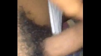 negro dominicano mostrando su pene