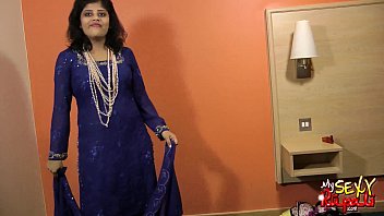 sexy indian babe rupali bhabhi boobs exposed